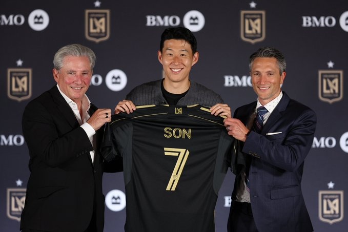 亚洲国王效应！儿子Heung的球衣卖出了150万件 以打破梅西的记录 影响了贝尔的5倍